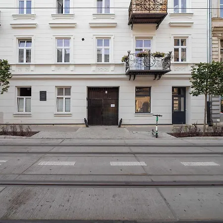 Apartamento Modern Near Center By Renters