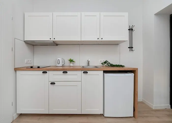 Modern Near Center By Renters Λοτζ